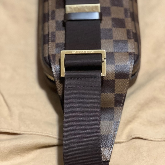 🔥SOLD: AUTH LOUIS VUITTON GERONIMO SLINGBAG/BELTBAG🔥 - Picture 8 of 10